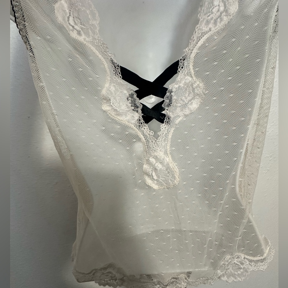 Victoria's Secret Cream Lace Lingerie romantic bodysuit black velvet trim - Picture 8 of 11